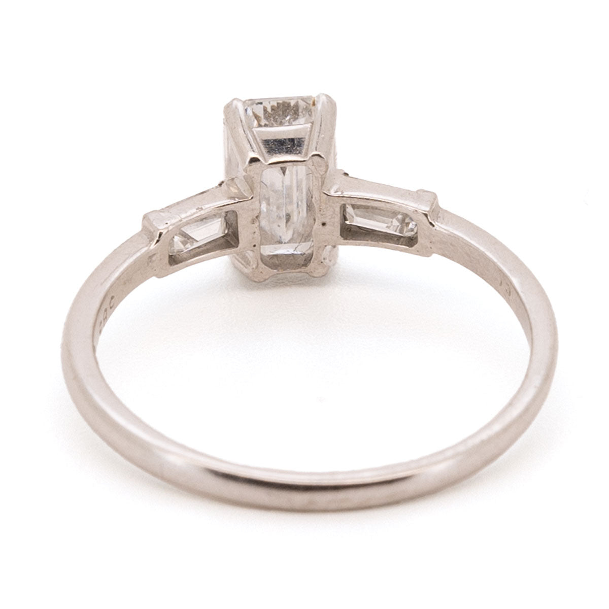 1019 Antiker Solitär Verlobungsring mit Diamant