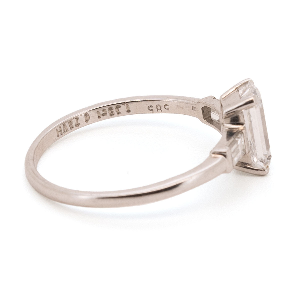 1019 Antiker Solitär Verlobungsring mit Diamant