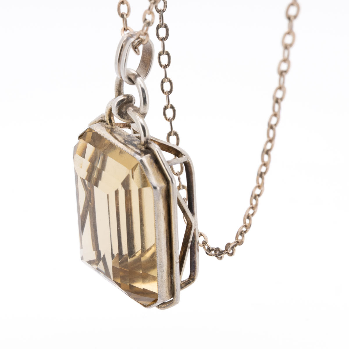 1115 – Art-Deco-Anhänger mit facettiertem Citrin – 925 Silber, um 1930