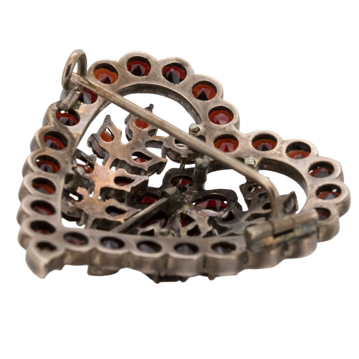 1182 – Böhmische Pyrop-Granat Herzbrosche aus Tombak – Jugendstil, um 1900