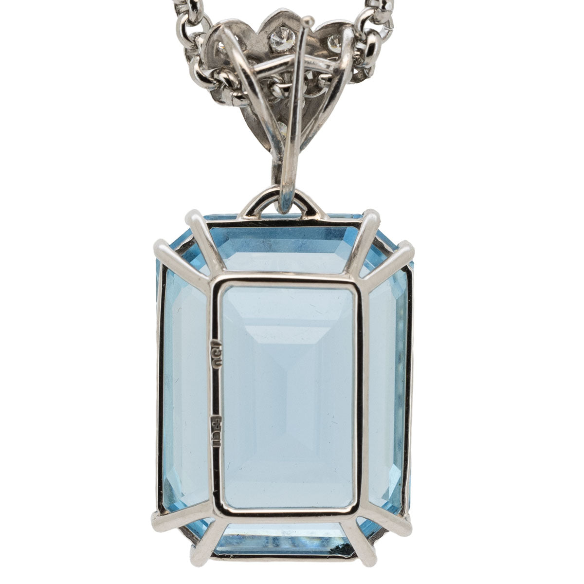 1027 Antiker Anhänger aus natürlichem Aquamarin mit Diamanten
