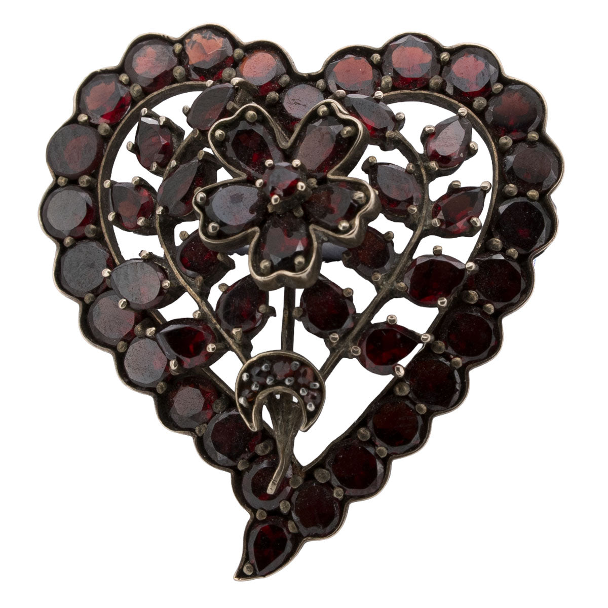 1182 – Böhmische Pyrop-Granat Herzbrosche aus Tombak – Jugendstil, um 1900